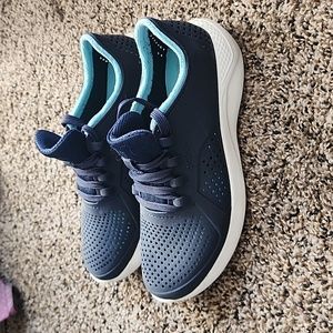 Womens Croc tennis shoes